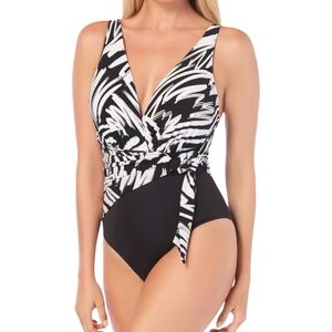 NWT! Magicsuit Black White One Piece Swimsuit V-neck Size 16